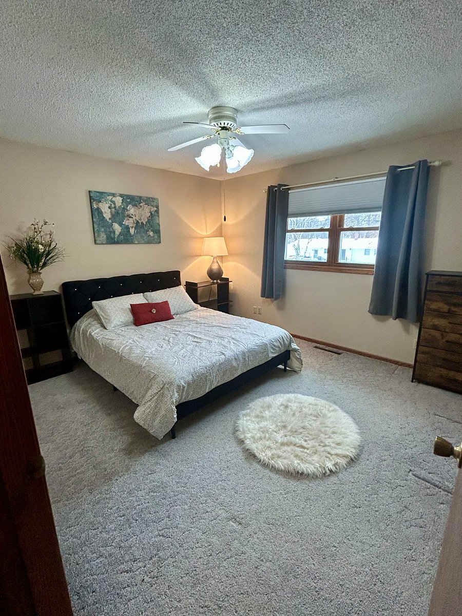Queen bed