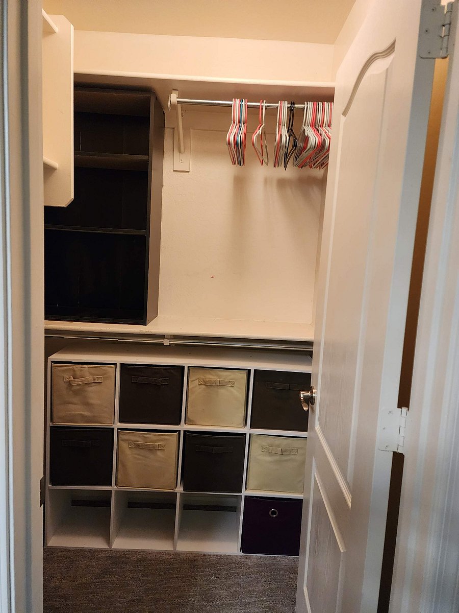 Walk-in closet in bedroom 2
