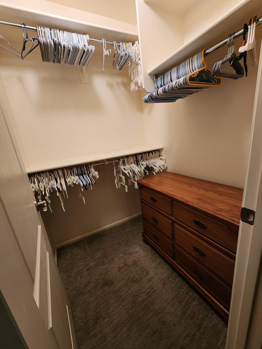 kids room walk-in closet