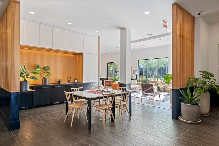 Furnished Finder property 816786_1 photo 3