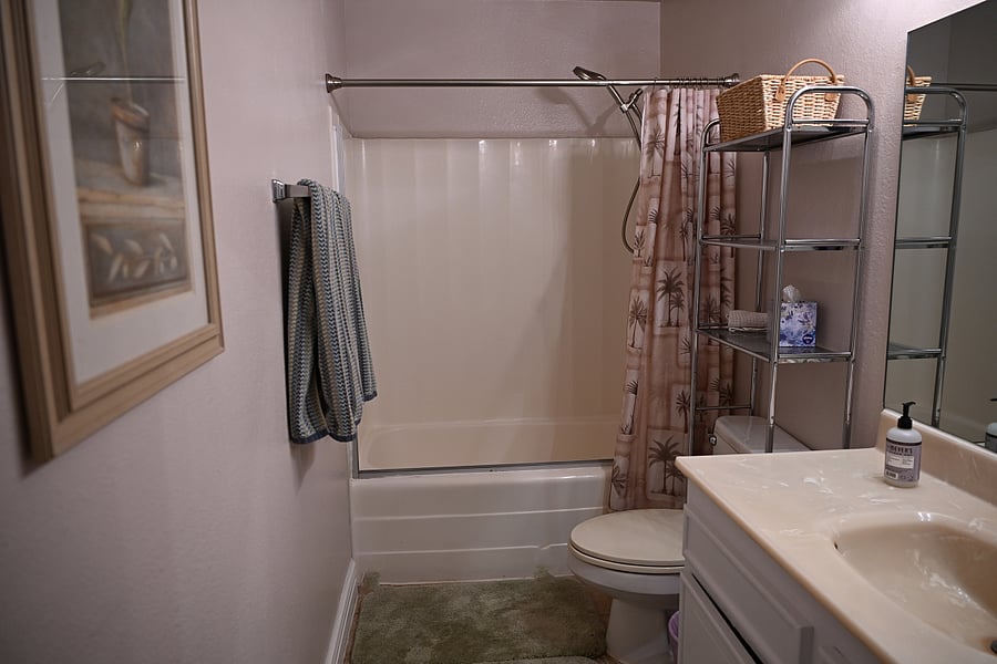 Bathroom with Shower/Tub combination