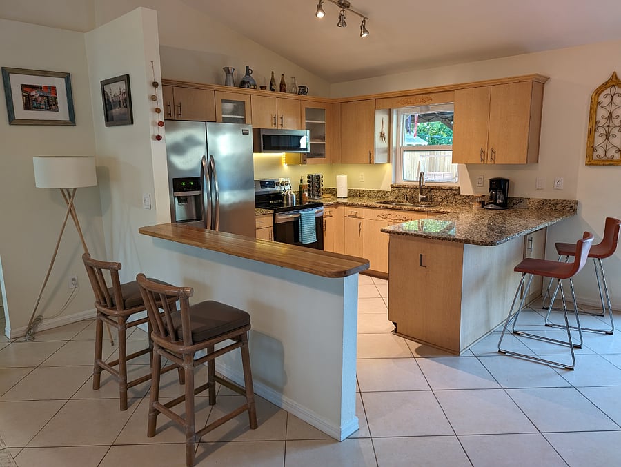 full kitchen