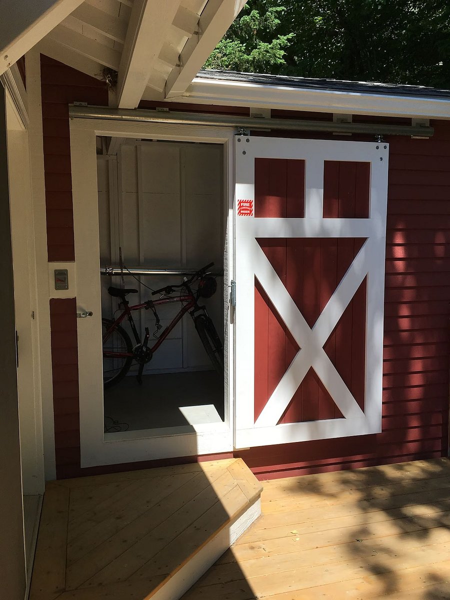 Large shed space for your bikes, ski's, suitcases, etc.F