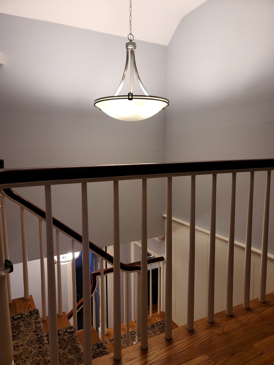 Foyer to Guest Room
COMMON AREA