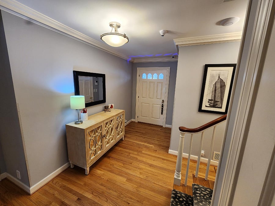 Foyer to Guest Room
COMMON AREA