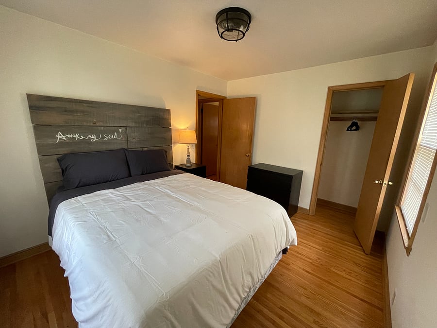 Queen Size - bedroom