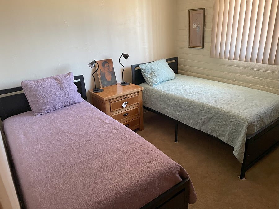 Hallway bedroom 2 Twin size beds x2