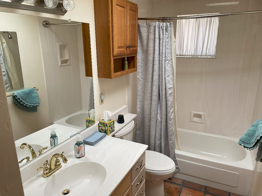 Hallway Full Bath