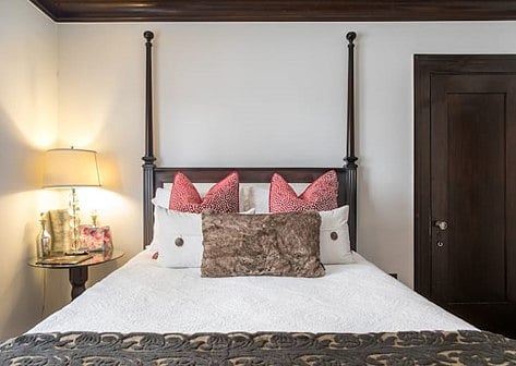 Queen Bed