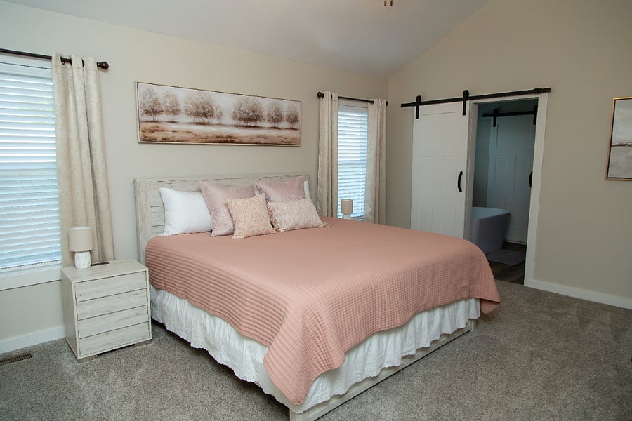 Master Bedroom w/ King Bedroom 1
