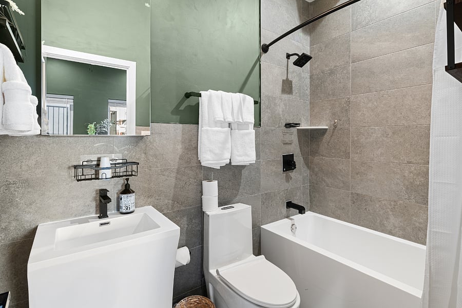 Furnished Finder property 817401_1 photo 16