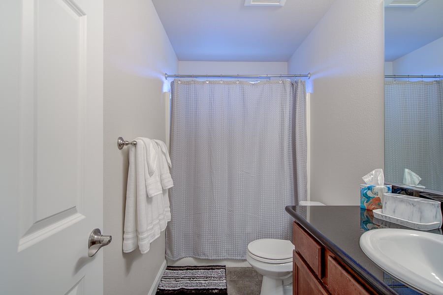 Full Guest Bath Upstairs