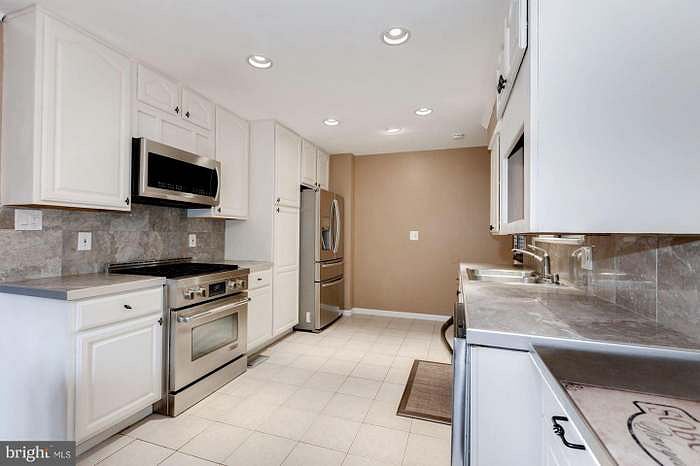 Furnished Finder property 817493_1 photo 12