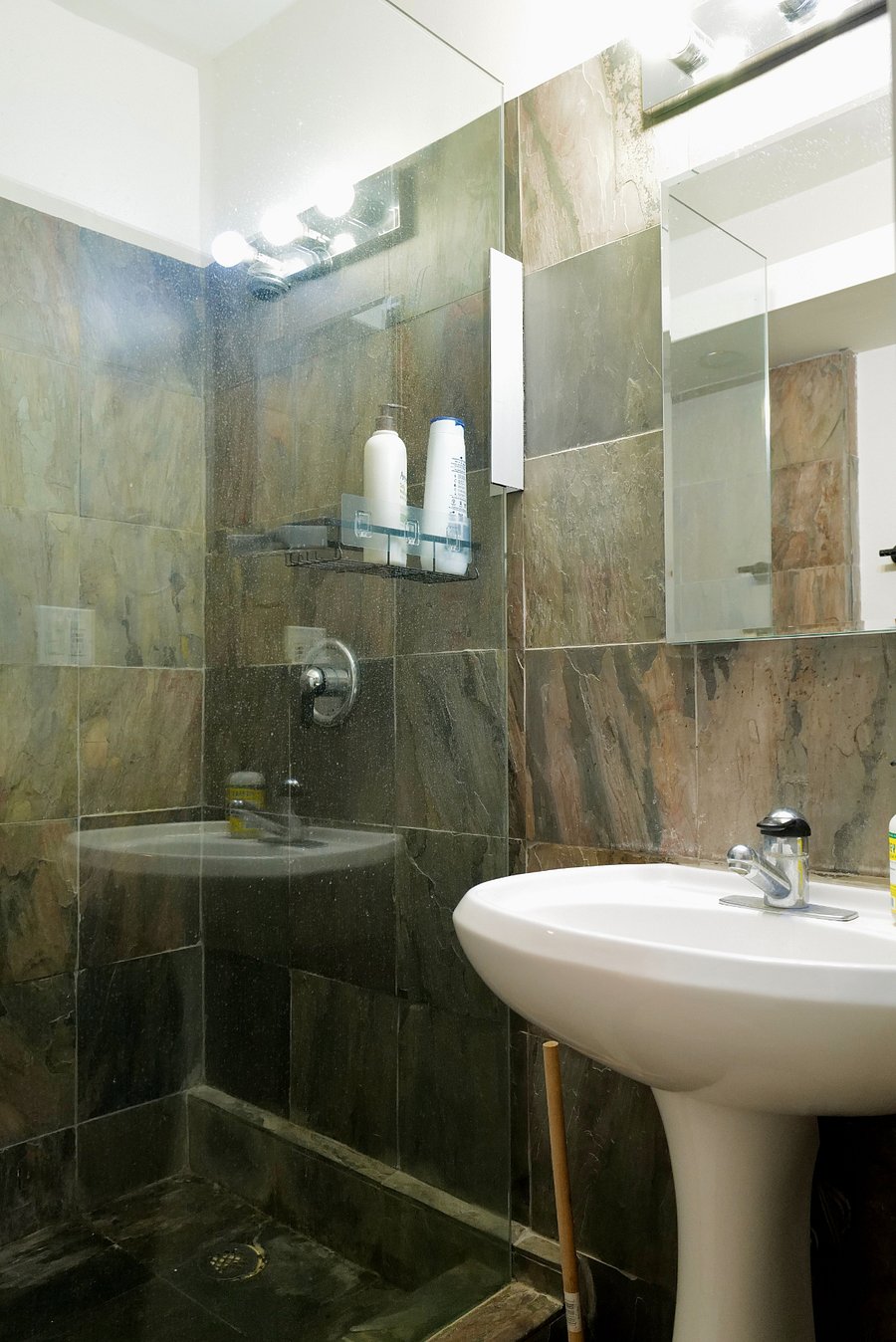 Furnished Finder property 817555_1 photo 3