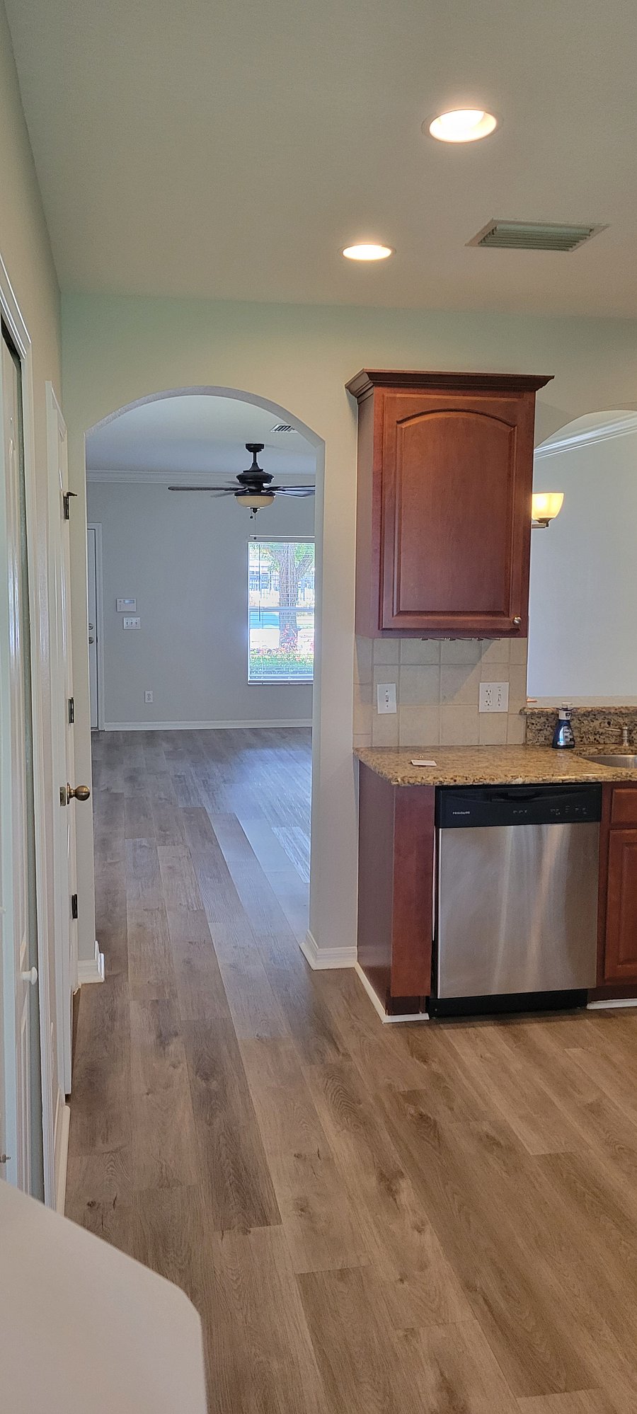 Furnished Finder property 817694_1 photo 4