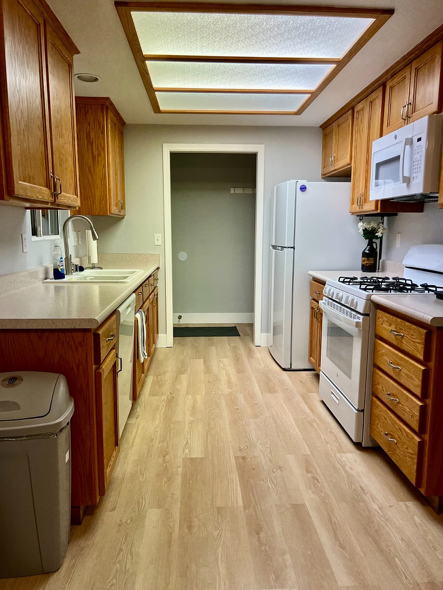 Kitchen with plenty of space