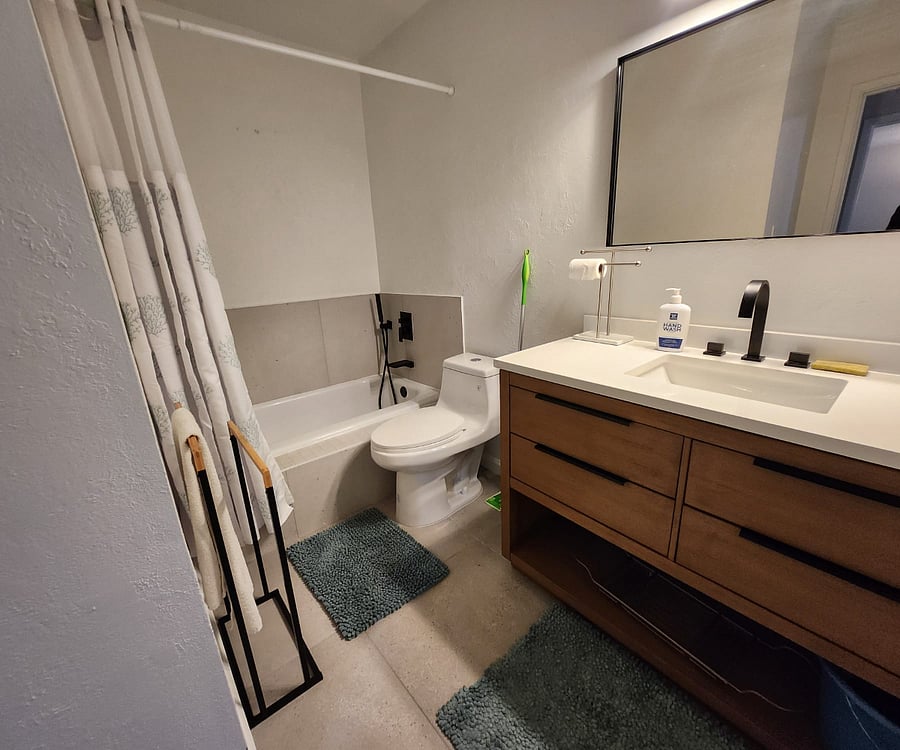 Second bathroom across the second bedroom