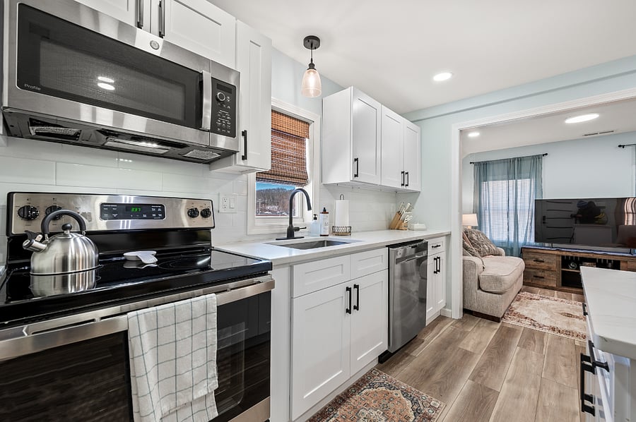 Kitchen amenities included