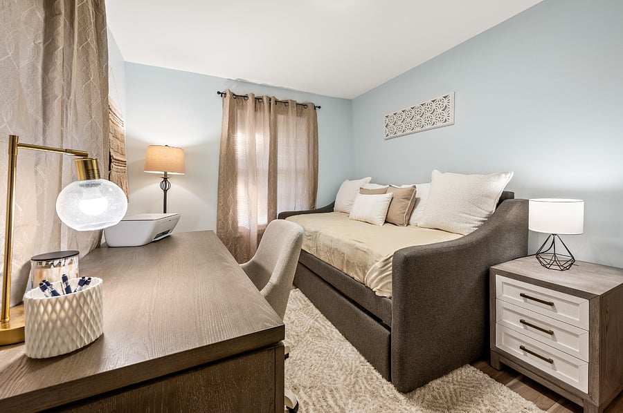 Guest bedroom with designated office space - includes printer and high speed Wi-Fi