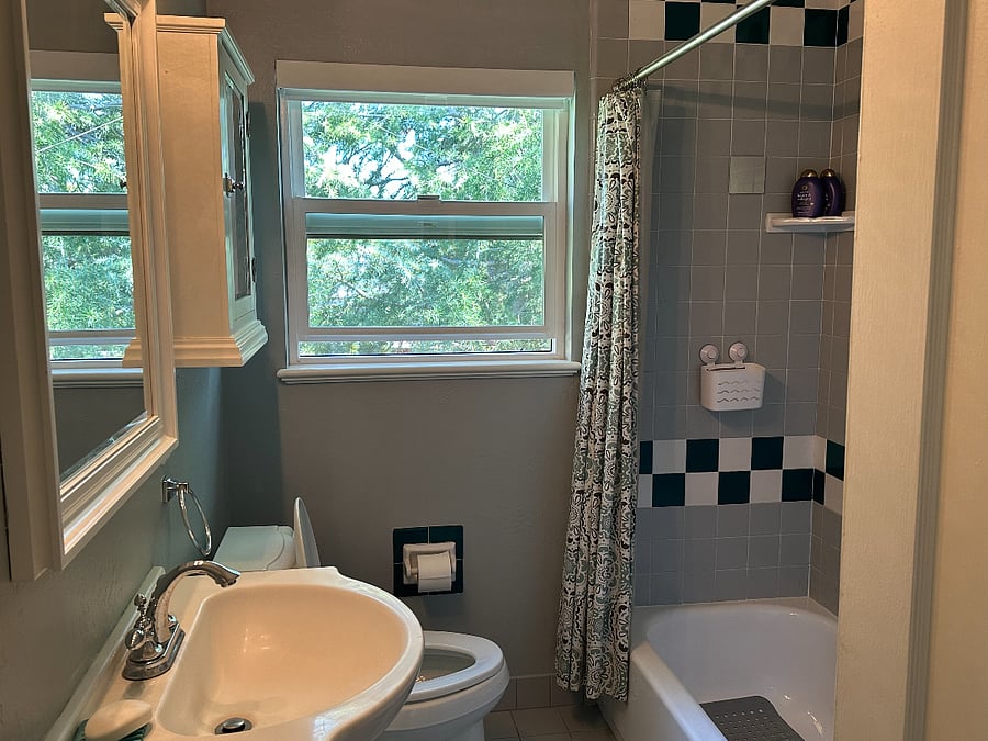 Furnished Finder property 818013_1 photo 17