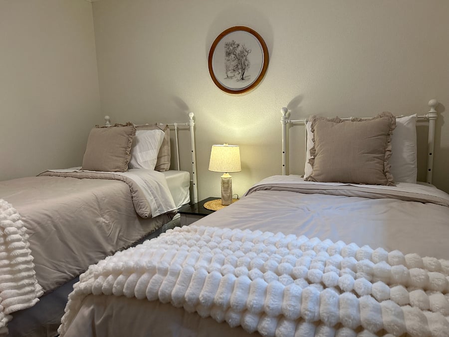 Furnished Finder property 818024_1 photo 4