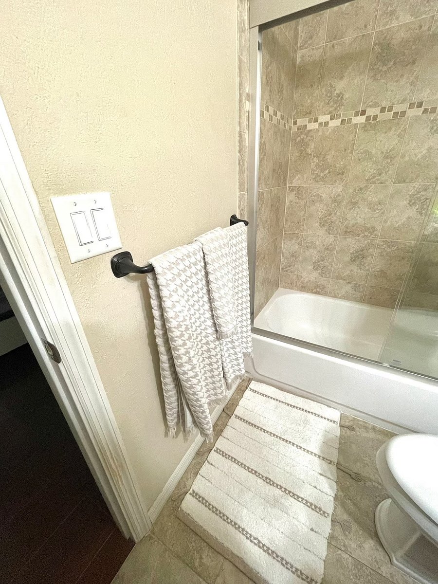 Furnished Finder property 818030_1 photo 10