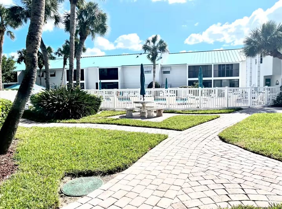 Furnished Finder property 818030_1 photo 14