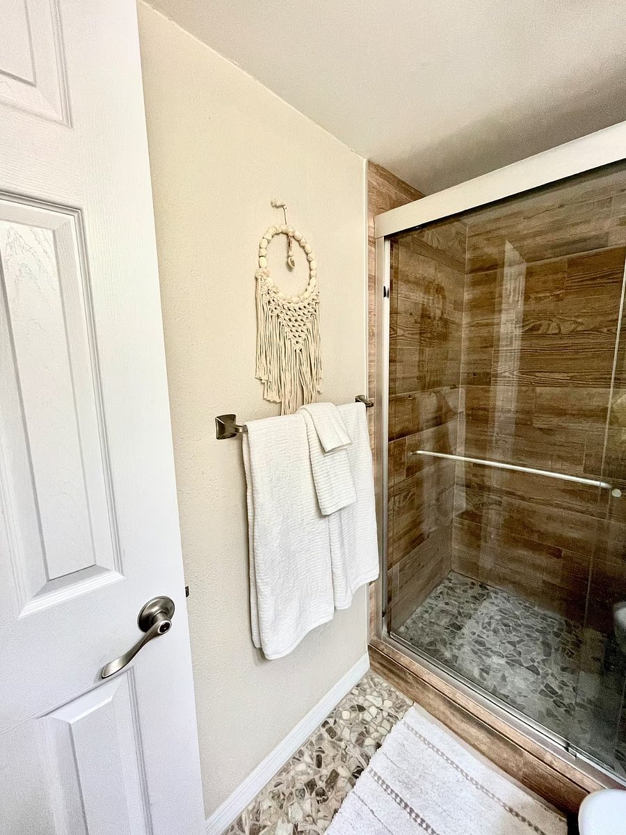 Furnished Finder property 818030_1 photo 11