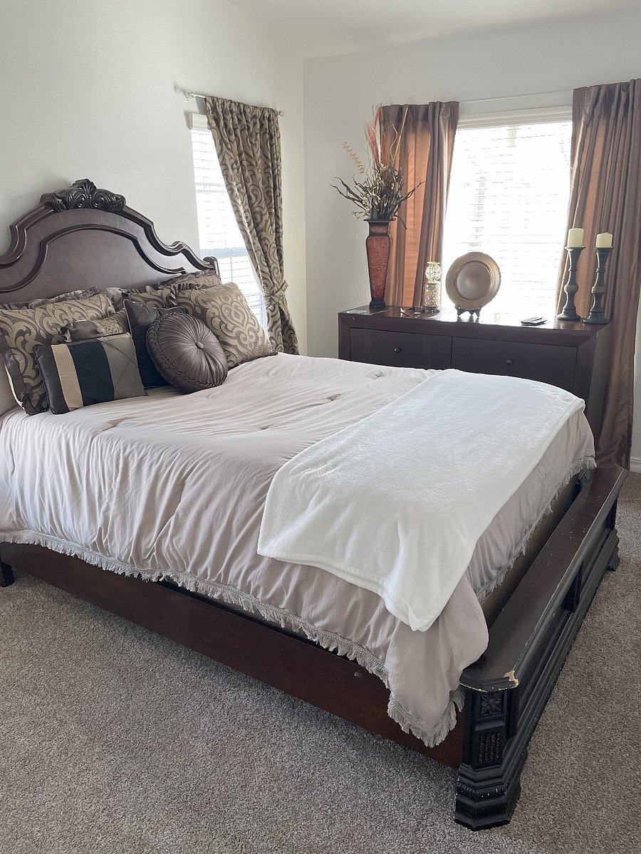 Bedroom # 2, upstairs

***Includes: Emerson 55" LED Dolby Digital HDMI TV, Amazon Fire TV Stick included.