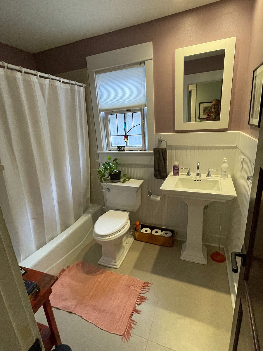 GUEST BATHROOM