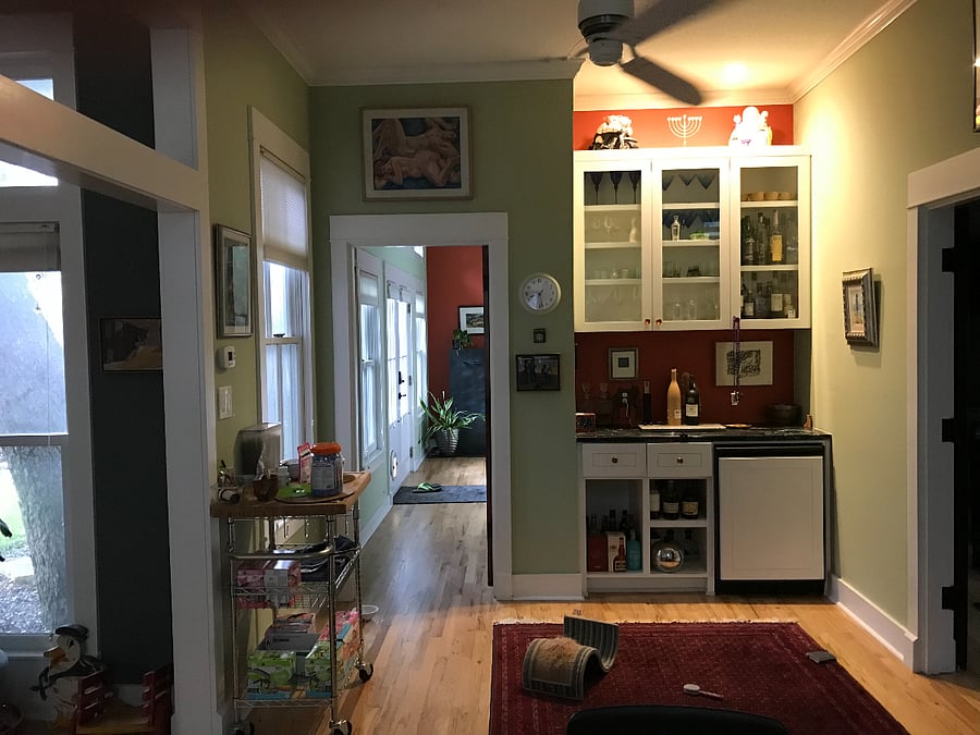 DRY BAR (TV ROOM TO THE RIGHT0
