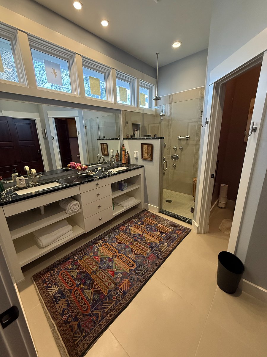 MAIN BATHROOM