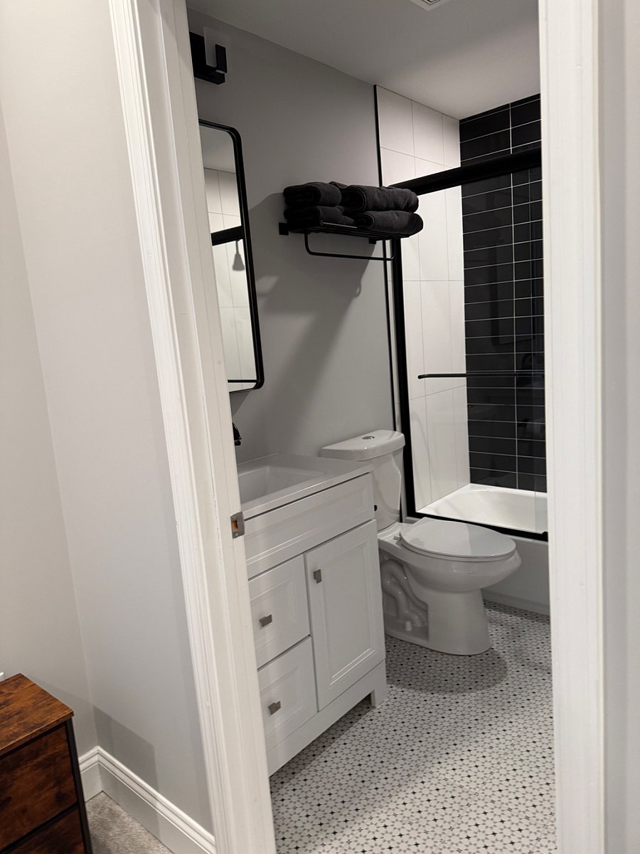 Furnished Finder property 818111_1 photo 15