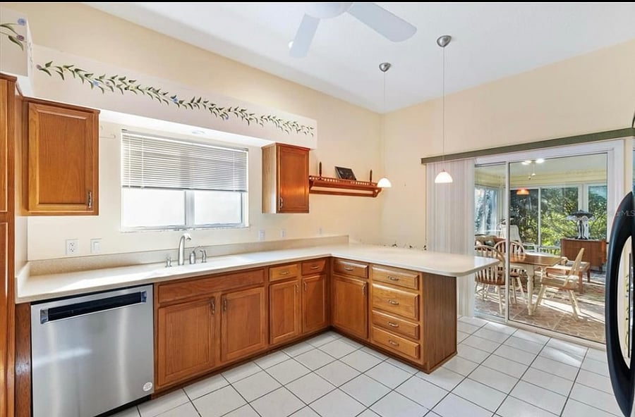 Furnished Finder property 818137_1 photo 9