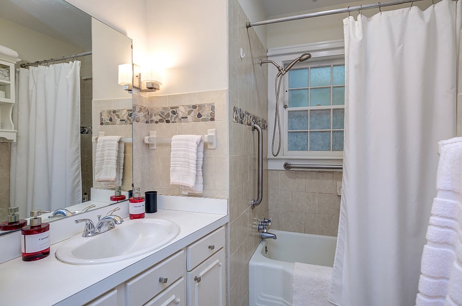Downstairs full bath