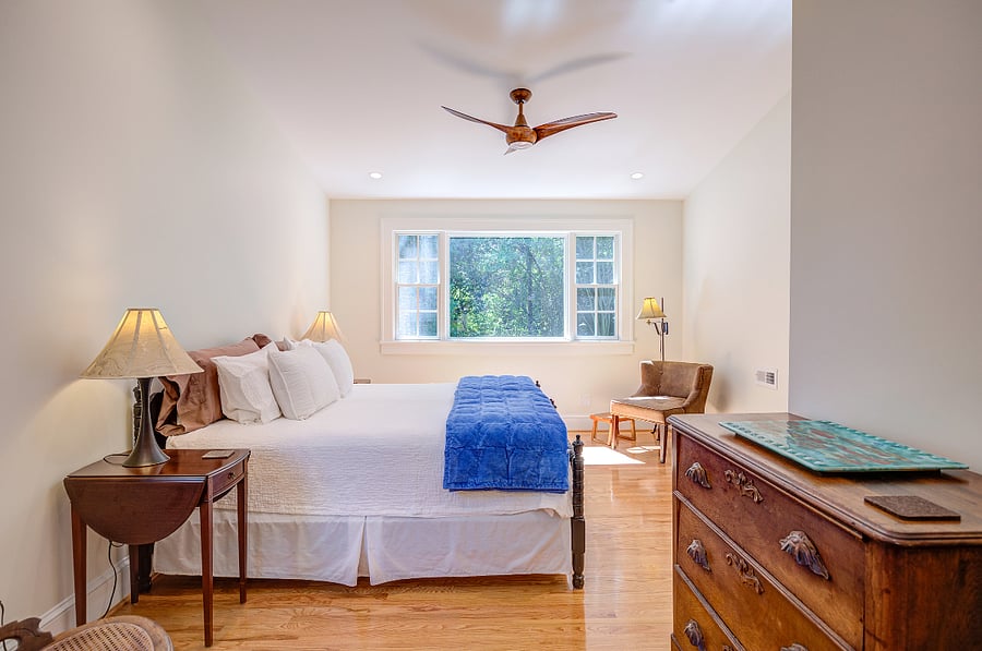 Upstairs King or 2 twin beds