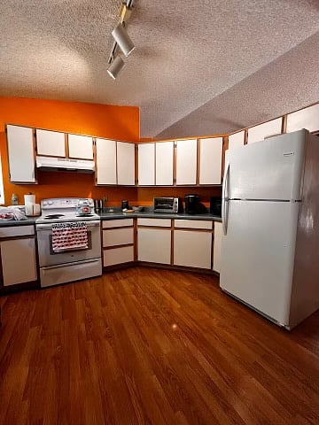Furnished Finder property 818299_1 photo 7