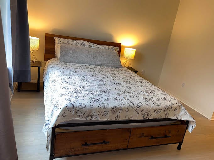 Bedroom 2 with Queen Bed