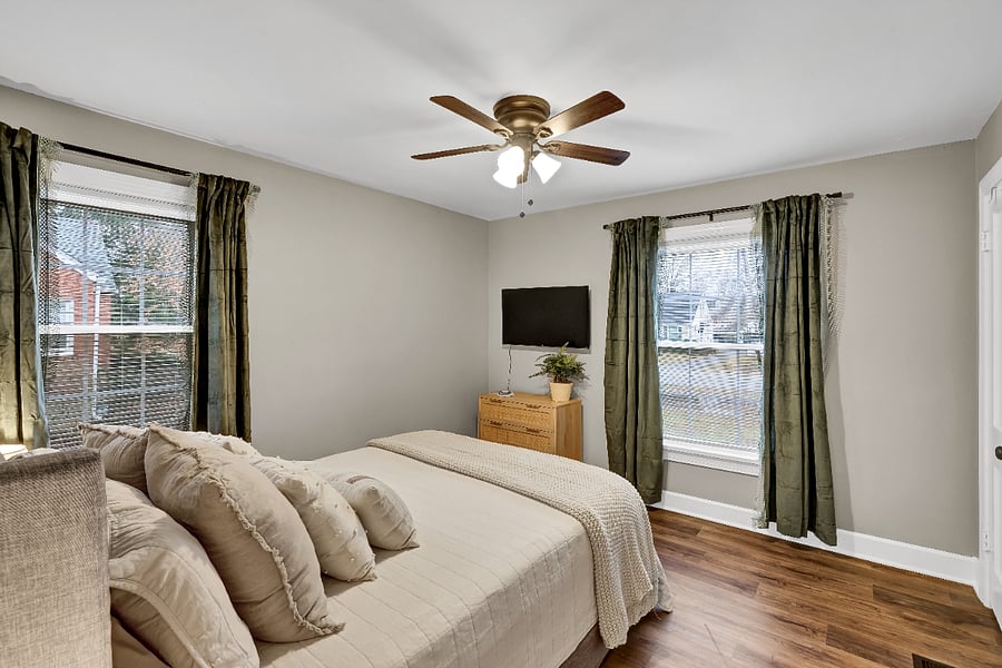 2nd bedroom.