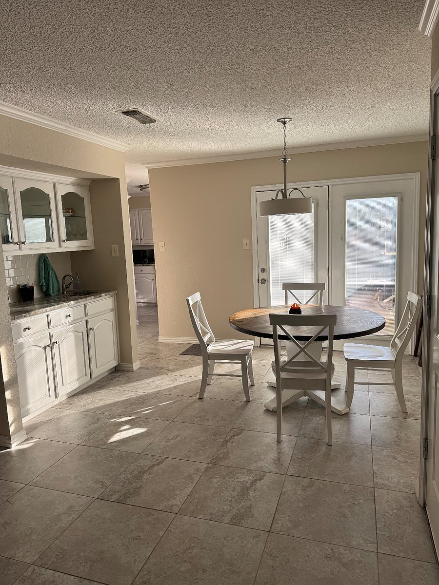 Wet Bar/Coffee Bar & Dining