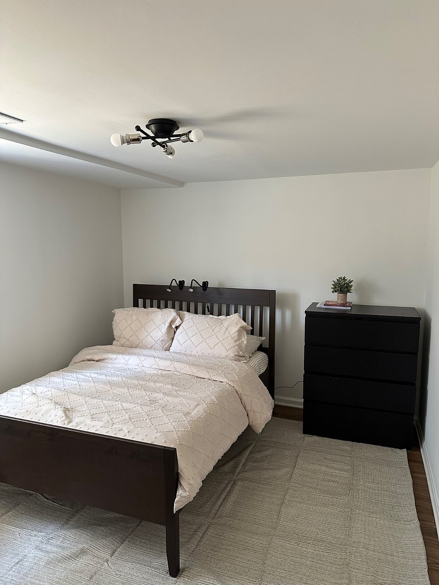 Secondary Bedroom - Full size bed