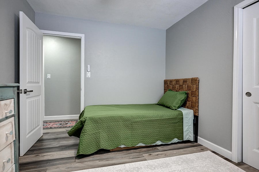 Furnished Finder property 818695_1 photo 17