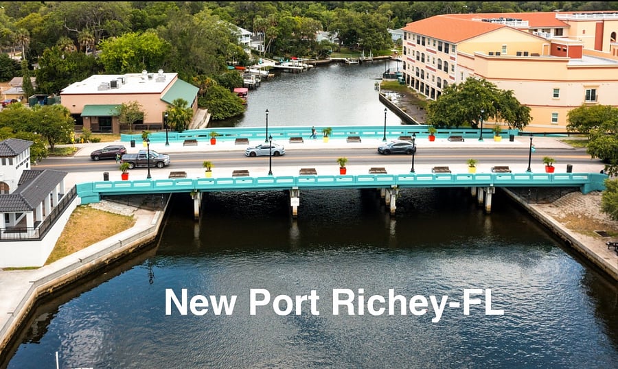 5 minutes from Downtown Port Richey. Downtown Port Richey has great bars with live music, and great food and beverages every weekend. Great Restaurants, a theatre, and local stores that you will love. 