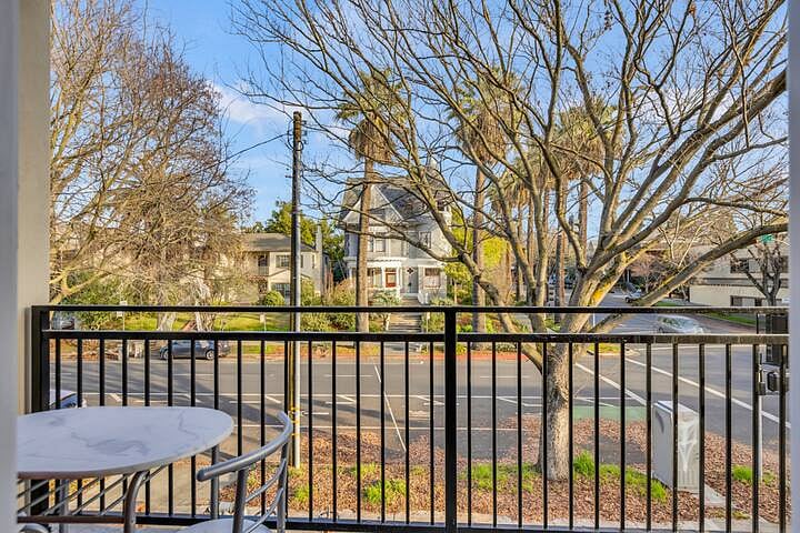 Furnished Finder property 818824_3 photo 11