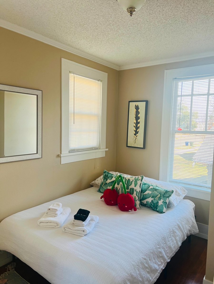 Furnished Finder property 818846_1 photo 14