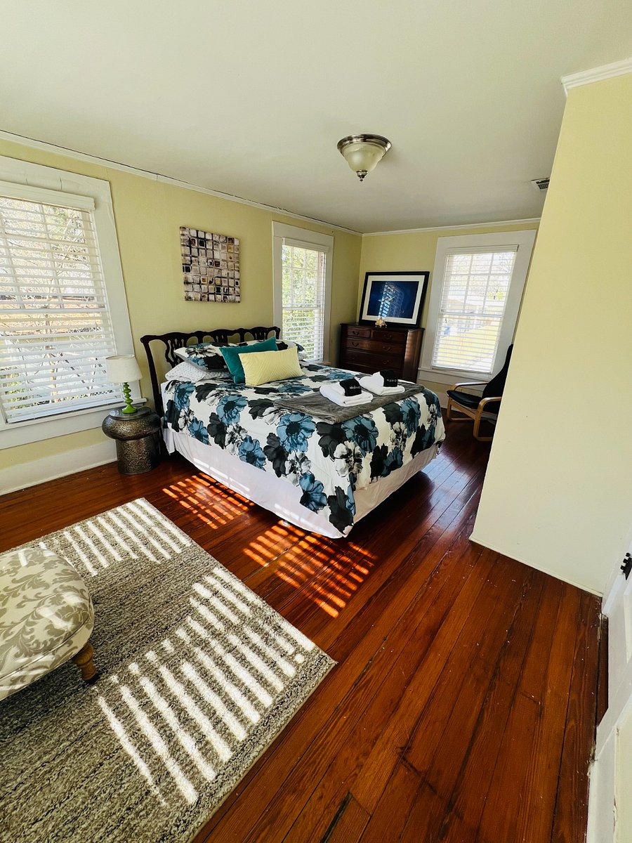 Furnished Finder property 818846_2 photo 1
