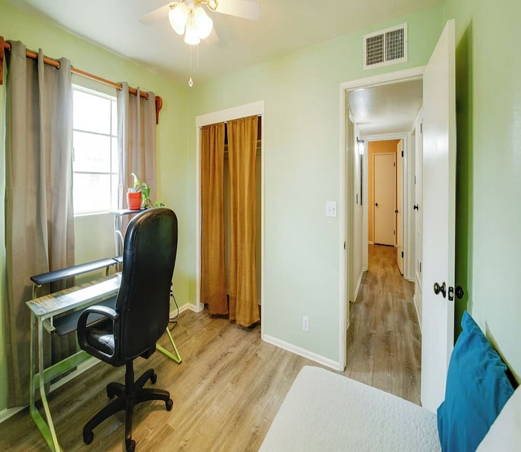 Furnished Finder property 819096_1 photo 14