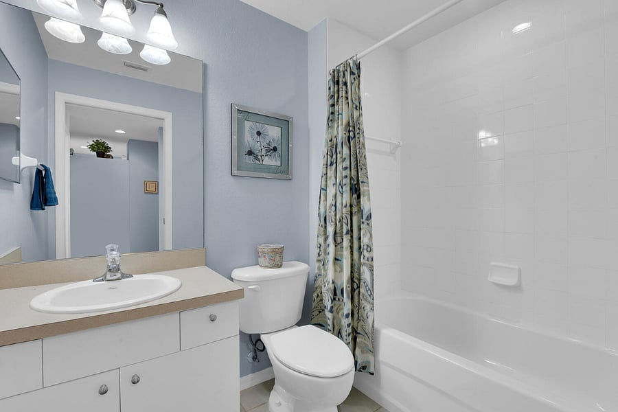 Guest Full Bath