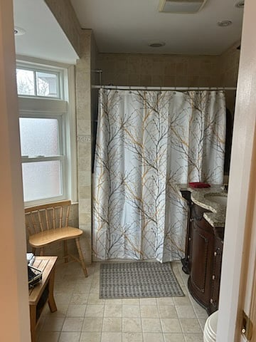 private master bath
Handicap tub and shower with whirl pool feature.
Andersen privacy windows