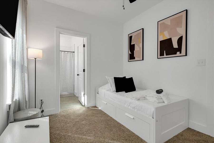 Furnished Finder property 819307_1 photo 20
